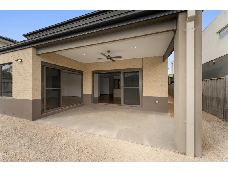 21 Seagull Grove, Point Cook VIC 3030