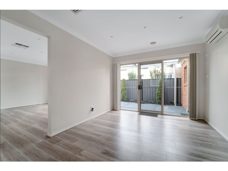 18 Malaga Street, Point Cook VIC 3030