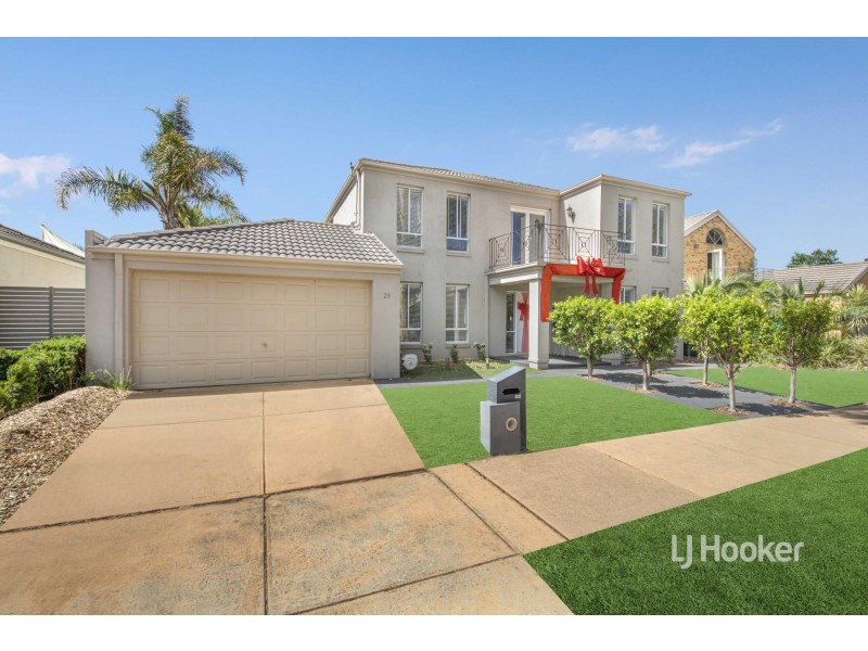 29 Lakeside Drive, Sanctuary Lakes VIC 3030