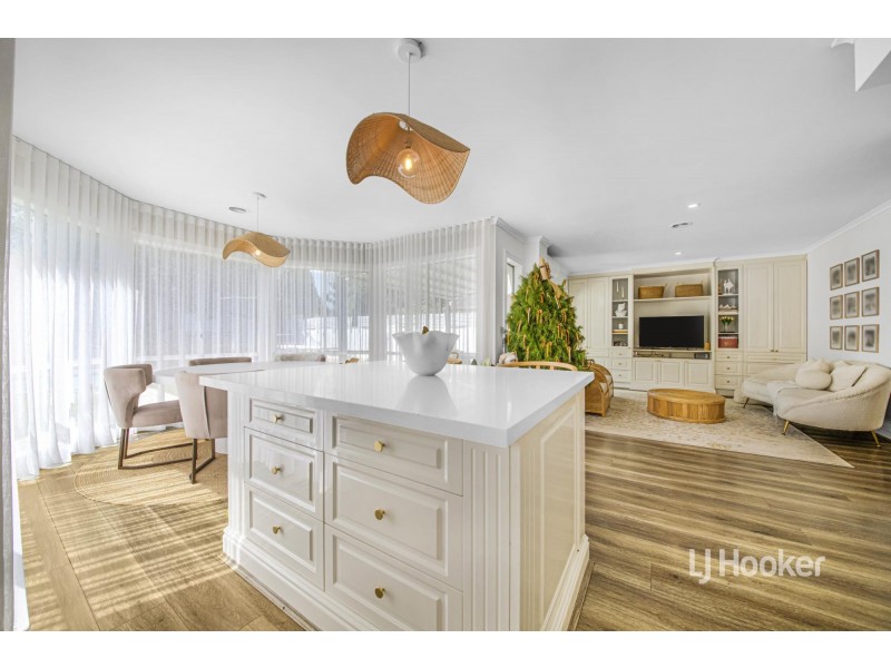 29 Lakeside Drive, Sanctuary Lakes VIC 3030