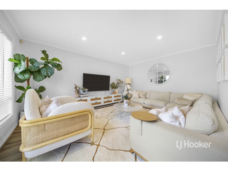 29 Lakeside Drive, Sanctuary Lakes VIC 3030