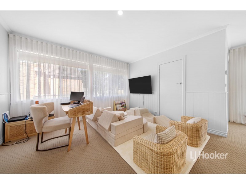 29 Lakeside Drive, Sanctuary Lakes VIC 3030