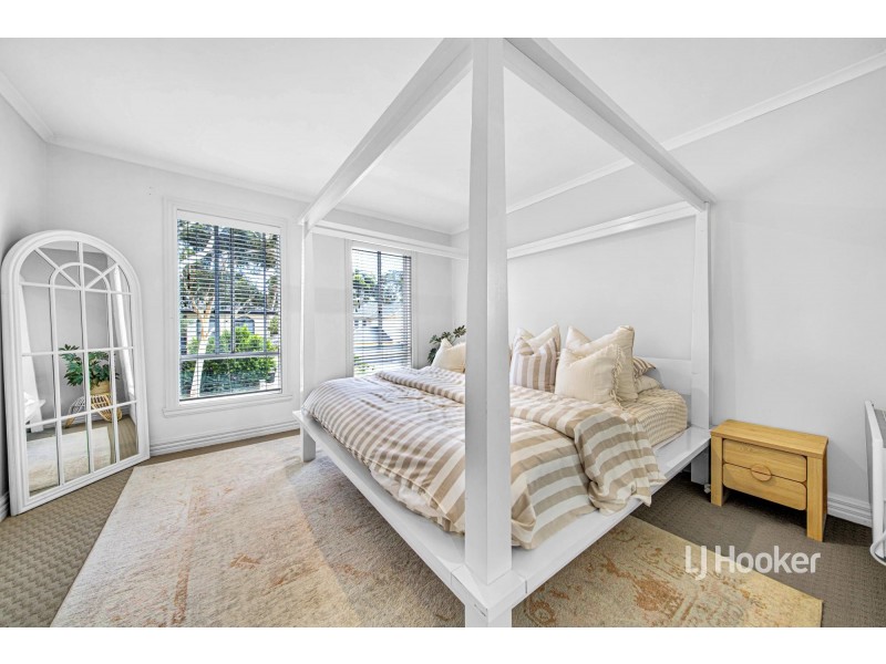 29 Lakeside Drive, Sanctuary Lakes VIC 3030