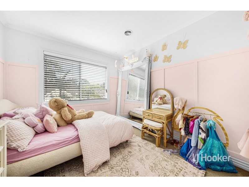 29 Lakeside Drive, Sanctuary Lakes VIC 3030