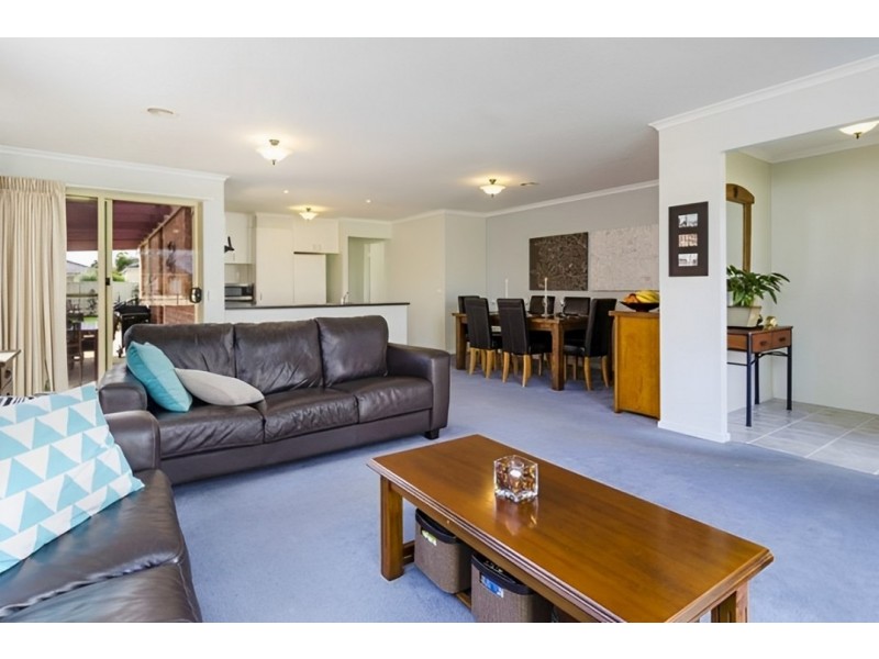 27 Arlington Way, Point Cook VIC 3030