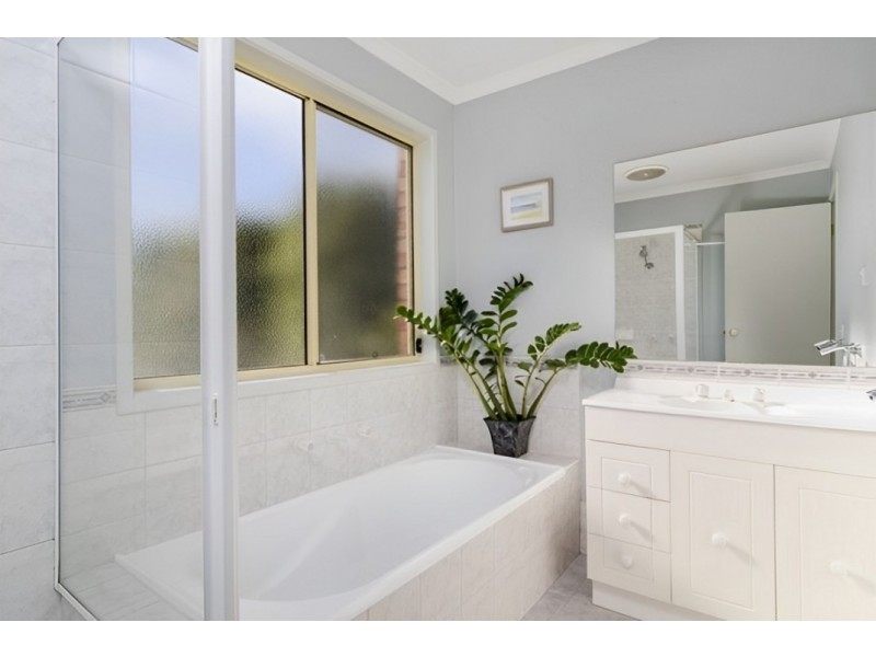 27 Arlington Way, Point Cook VIC 3030