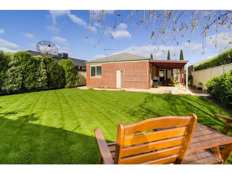 27 Arlington Way, Point Cook VIC 3030