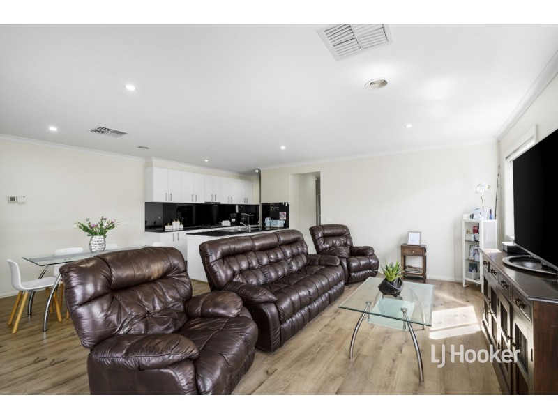 81 Terrene Terrace, Point Cook VIC 3030