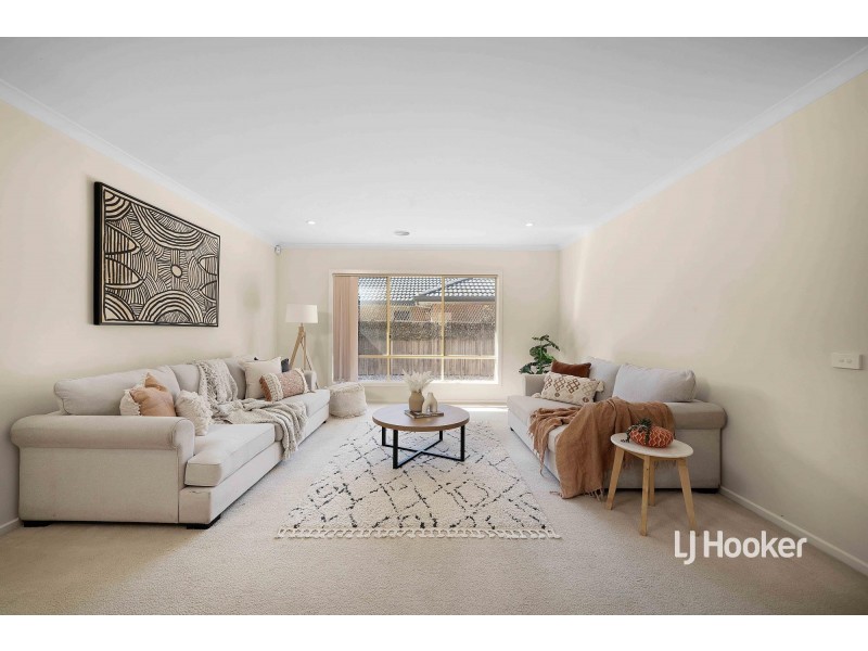 25 Manhattan Close, Sanctuary Lakes VIC 3030