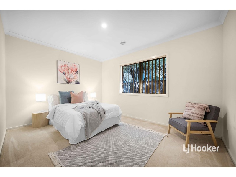 25 Manhattan Close, Sanctuary Lakes VIC 3030