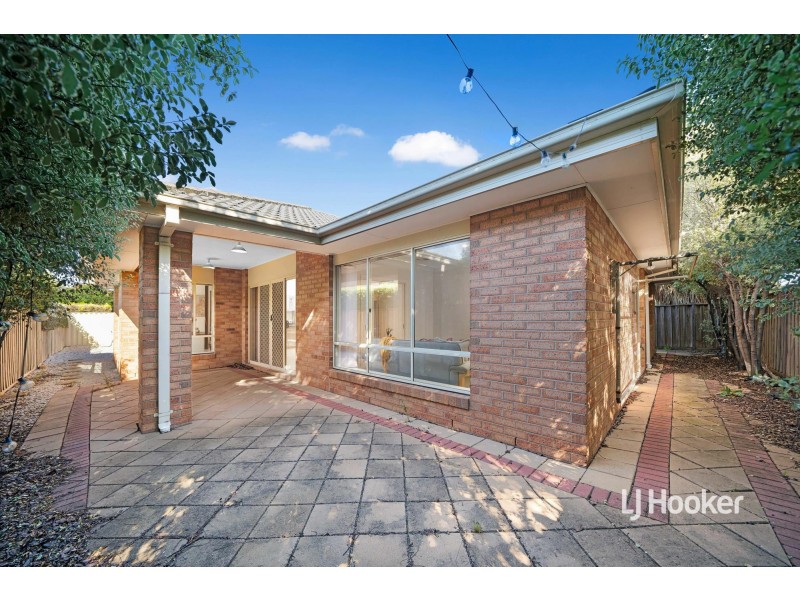 25 Manhattan Close, Sanctuary Lakes VIC 3030