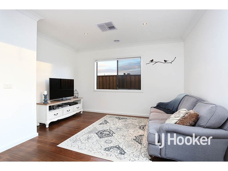 15 Sissinghurst Street, Truganina VIC 3029