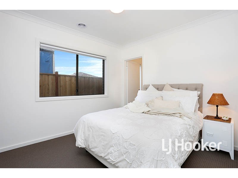 15 Sissinghurst Street, Truganina VIC 3029