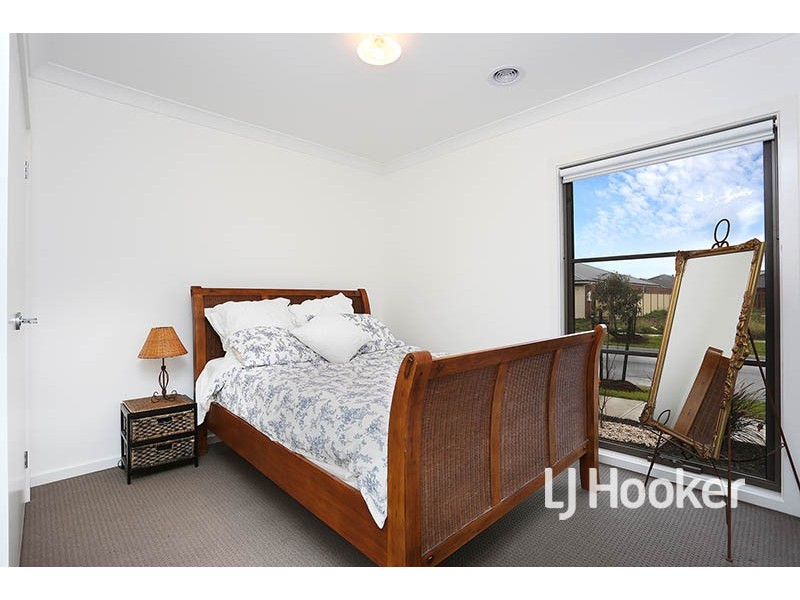 15 Sissinghurst Street, Truganina VIC 3029