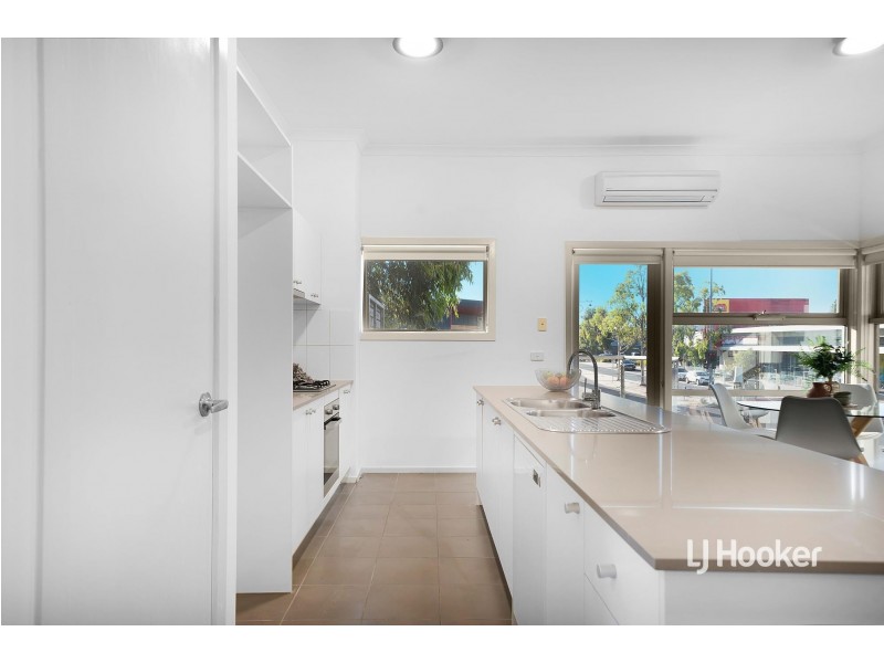 2/45 Tom Roberts Parade, Point Cook VIC 3030