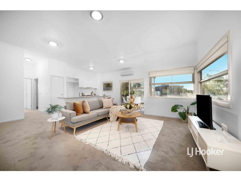 2/45 Tom Roberts Parade, Point Cook VIC 3030