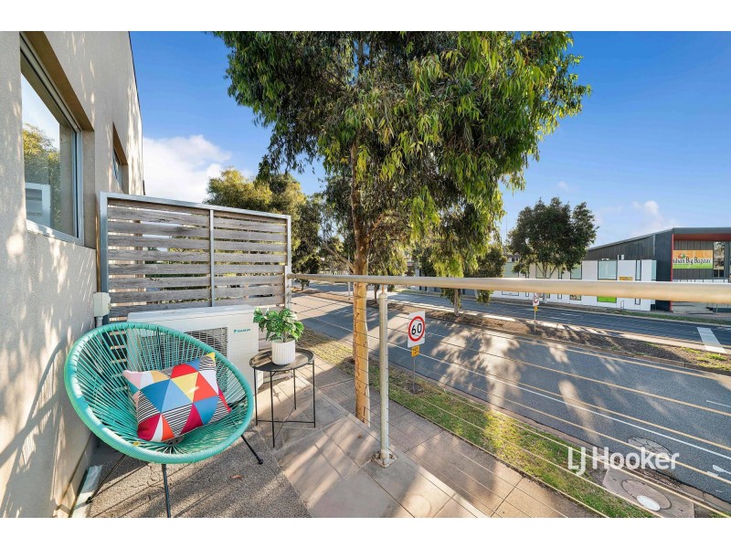 2/45 Tom Roberts Parade, Point Cook VIC 3030