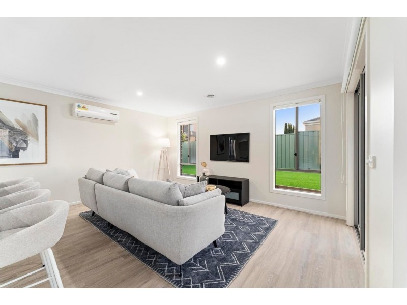 15 Mopane Circuit, Wyndham Vale VIC 3024