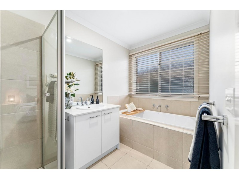15 Mopane Circuit, Wyndham Vale VIC 3024