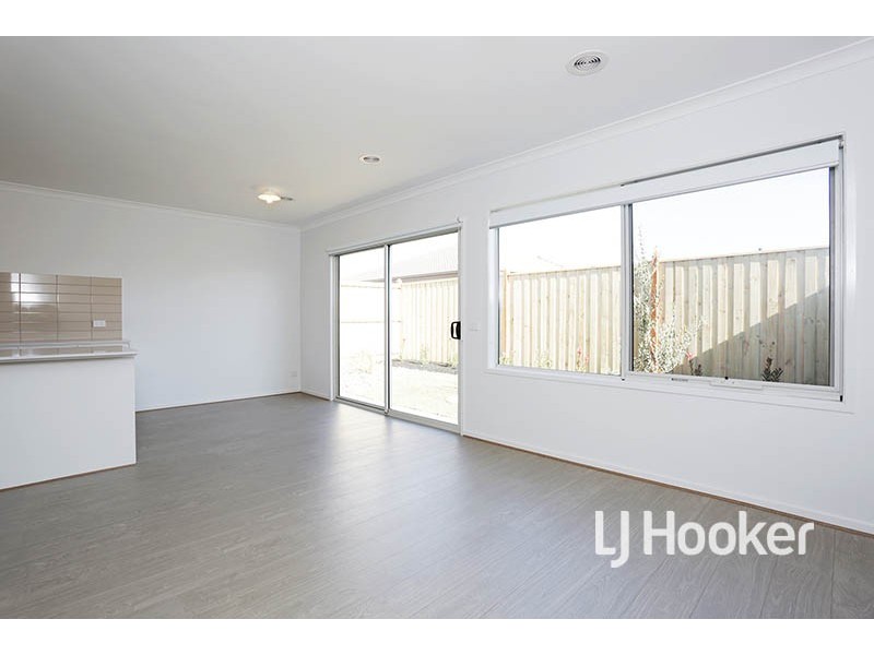 13 Bennerson Street, Point Cook VIC 3030