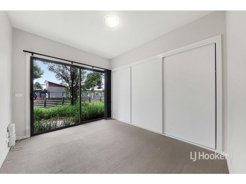 11/20 Hyde Park Avenue, Craigieburn VIC 3064