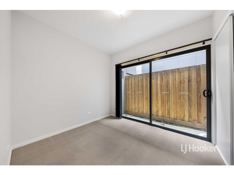 11/20 Hyde Park Avenue, Craigieburn VIC 3064