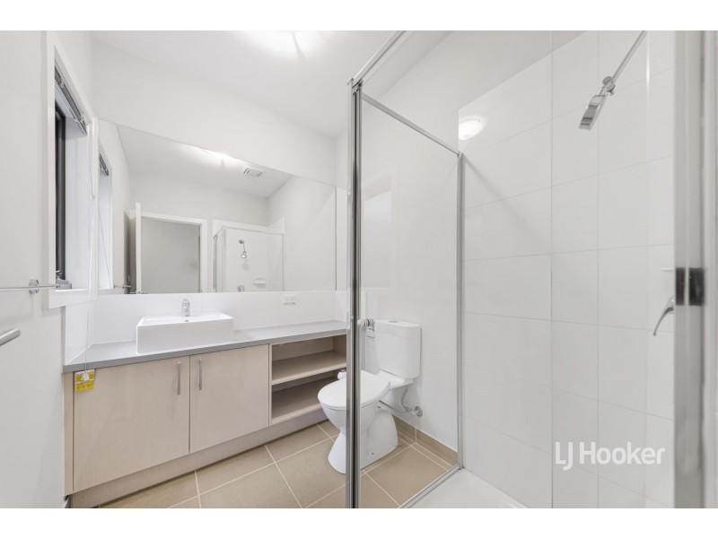 11/20 Hyde Park Avenue, Craigieburn VIC 3064