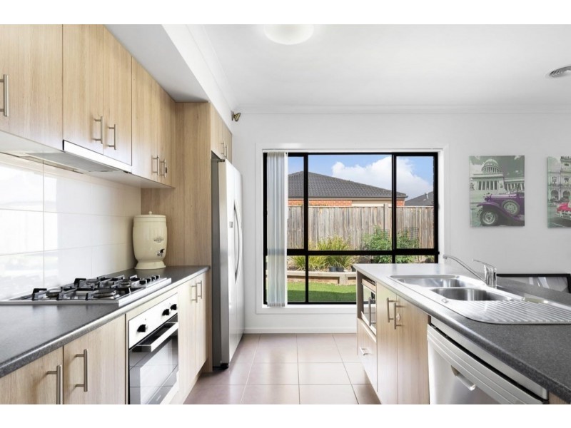 14 Casino Parade, Point Cook VIC 3030