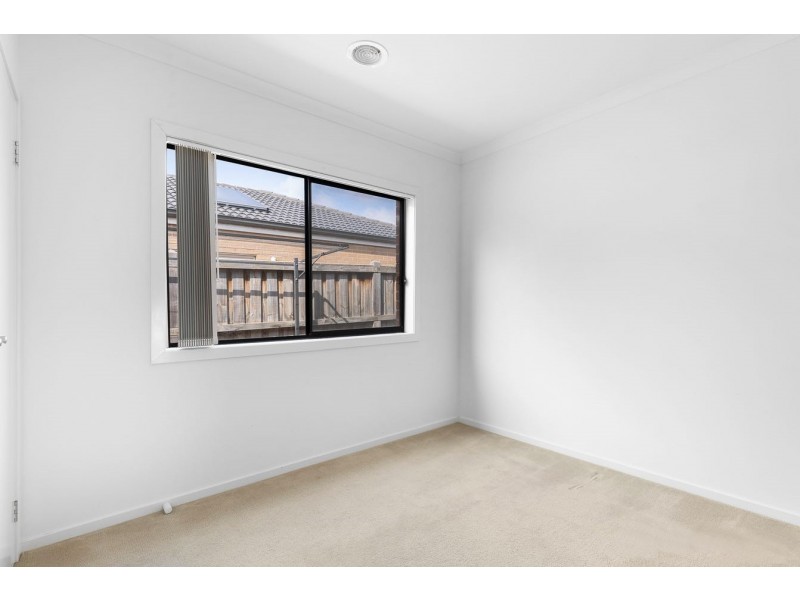 14 Casino Parade, Point Cook VIC 3030