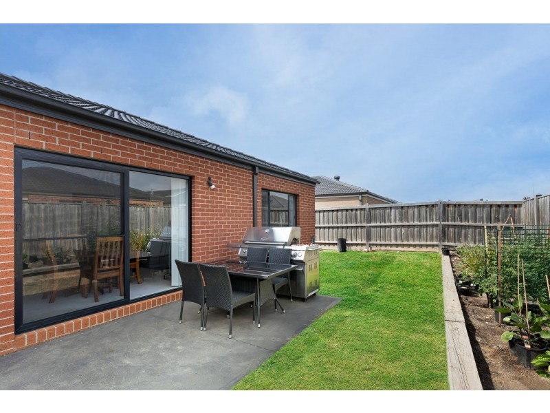 14 Casino Parade, Point Cook VIC 3030