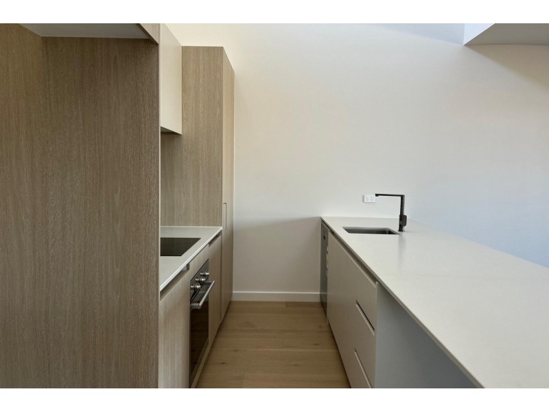 4/134 Grassbird Drive, Point Cook VIC 3030