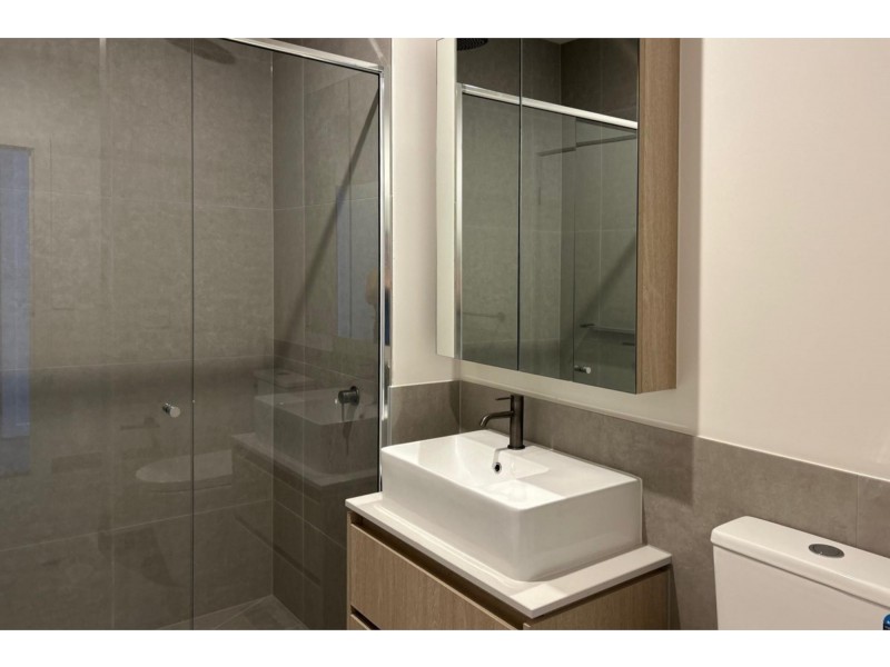 4/134 Grassbird Drive, Point Cook VIC 3030