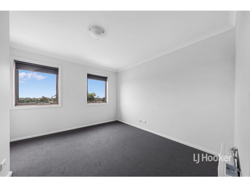 10 Annecy Lane, Pakenham VIC 3810