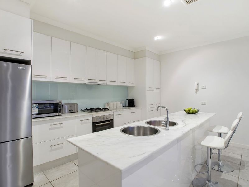 78 Signature Boulevard, Sanctuary Lakes VIC 3030