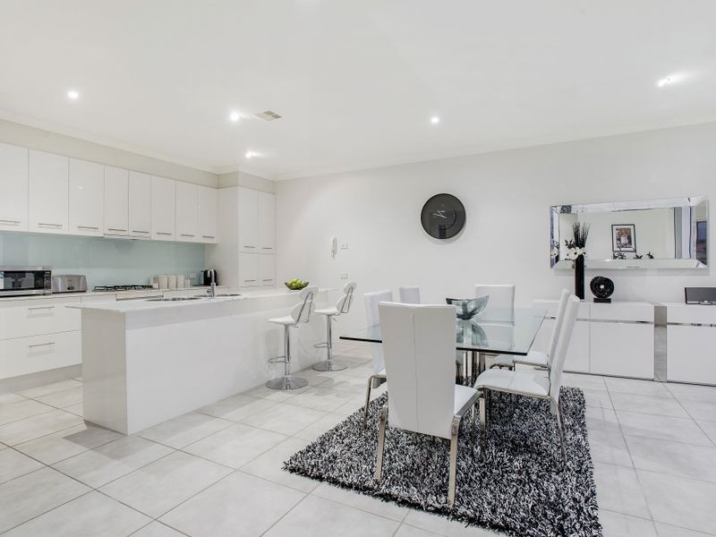 78 Signature Boulevard, Sanctuary Lakes VIC 3030