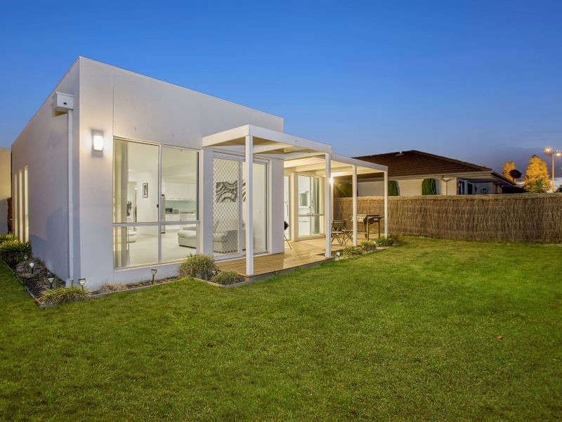 78 Signature Boulevard, Sanctuary Lakes VIC 3030