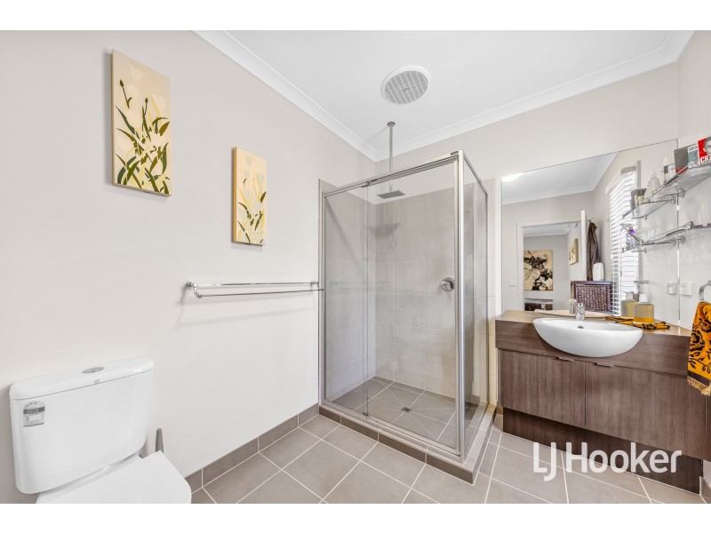 20 Royal Circuit, Point Cook VIC 3030