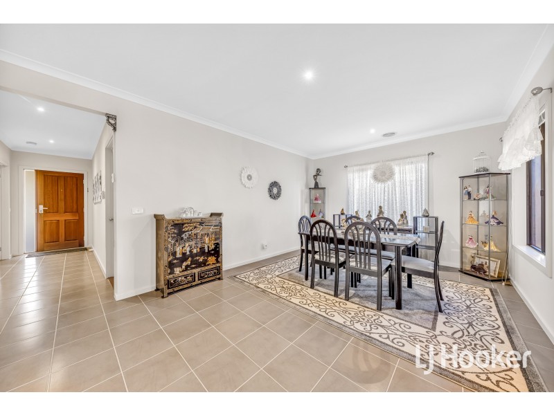 20 Royal Circuit, Point Cook VIC 3030