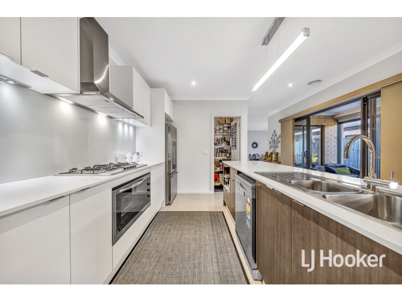 20 Royal Circuit, Point Cook VIC 3030