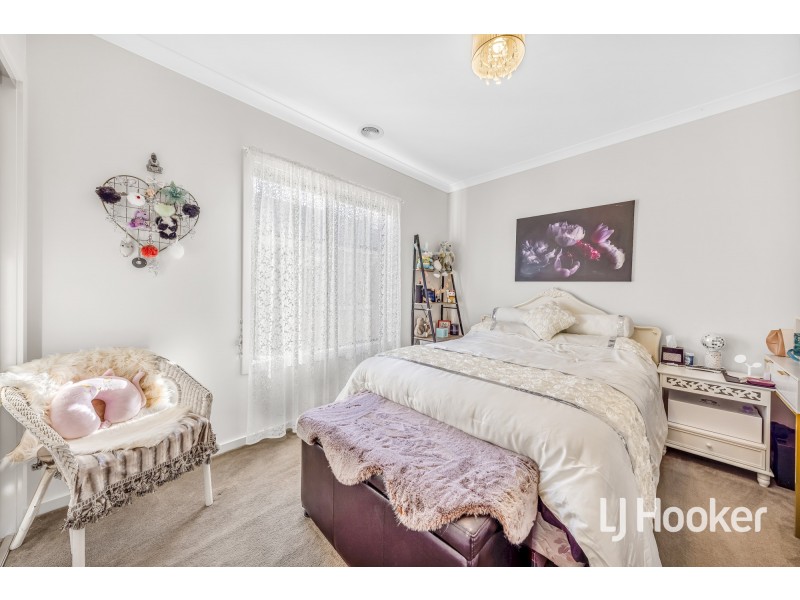 20 Royal Circuit, Point Cook VIC 3030