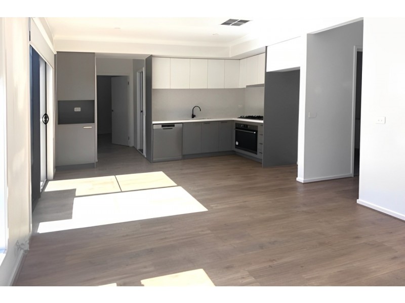 2 Course Street, Mambourin VIC 3024