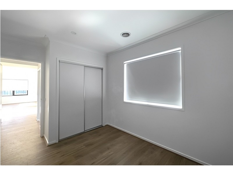 2 Course Street, Mambourin VIC 3024