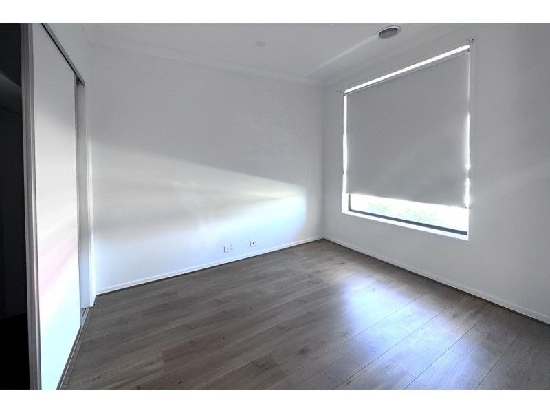 2 Course Street, Mambourin VIC 3024