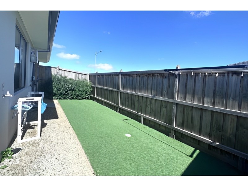 2 Course Street, Mambourin VIC 3024