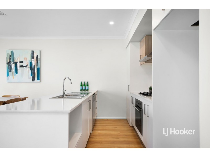1 Overland Chase, Werribee VIC 3030