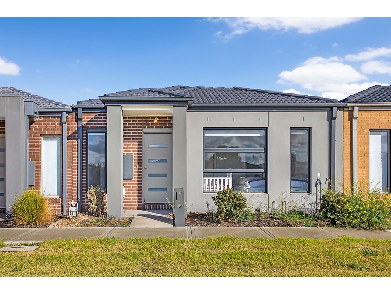 7 Fox Walk, Truganina VIC 3029