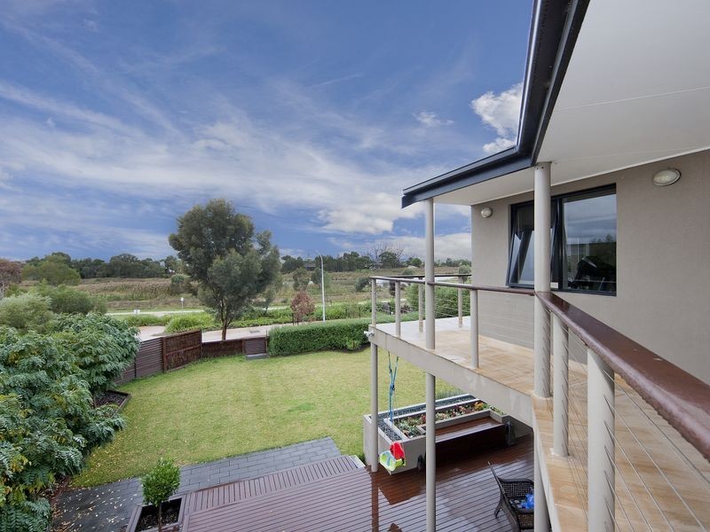 22 Riverglades Drive, Sanctuary Lakes VIC 3030