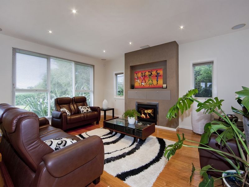 22 Riverglades Drive, Sanctuary Lakes VIC 3030