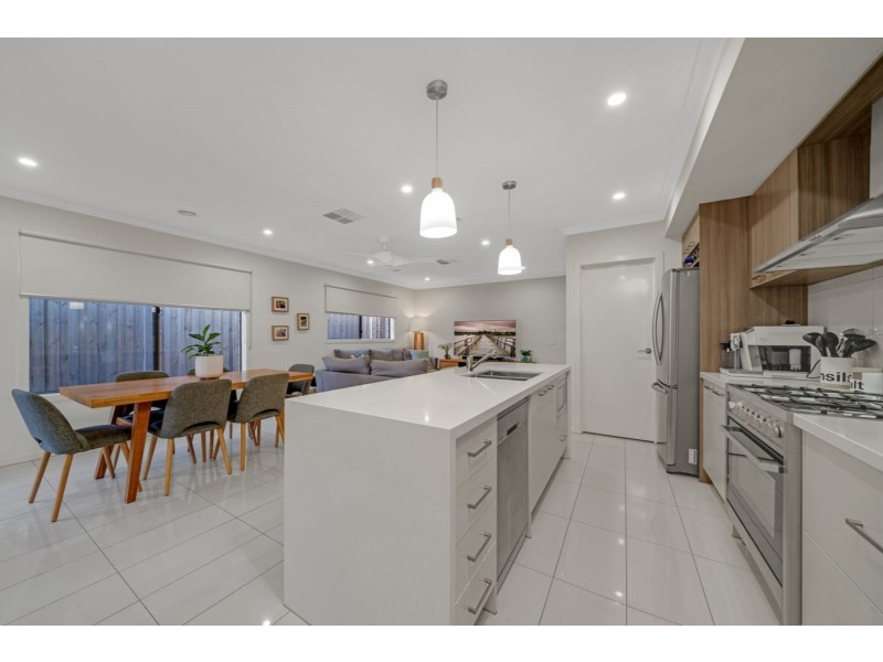 8 Tackle Drive, Point Cook VIC 3030