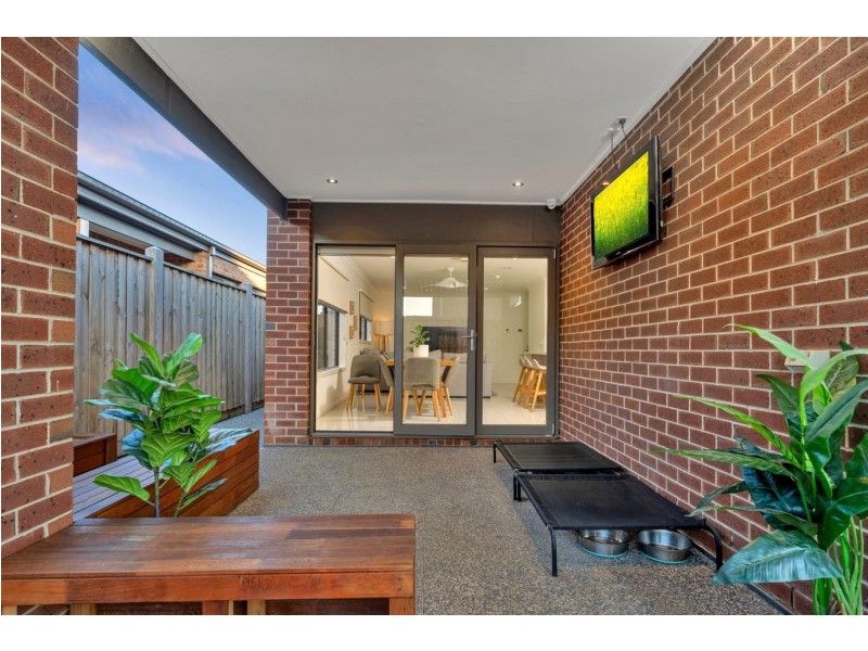 8 Tackle Drive, Point Cook VIC 3030